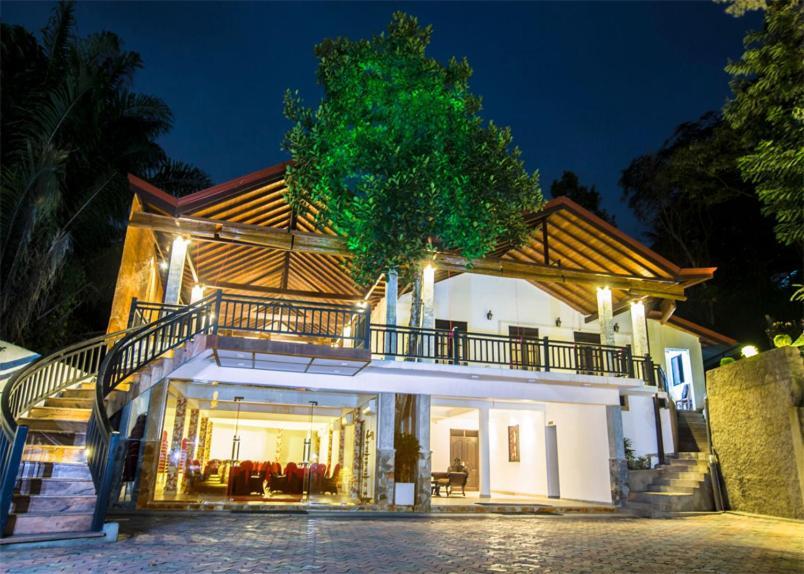 Hotel Grand Casa كاندي المظهر الخارجي الصورة